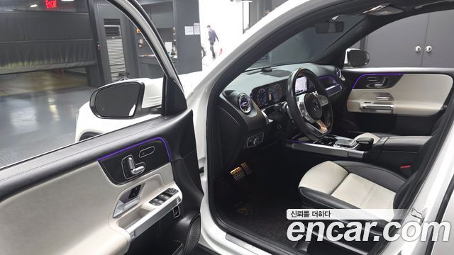 Mercedes-Benz GLB-Class 2020 — photo 13