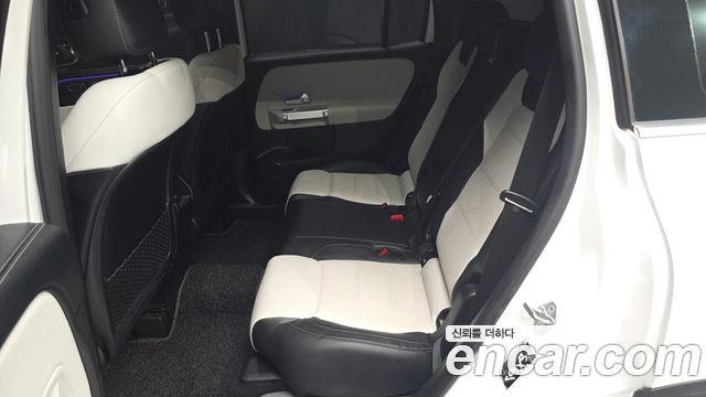 Mercedes-Benz GLB-Class 2020 — photo 18