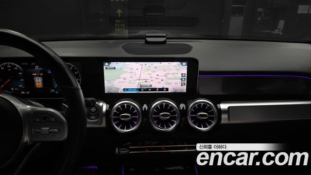Mercedes-Benz GLB-Class 2020 — photo 20
