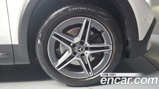 Mercedes-Benz GLB-Class 2020 — photo 7