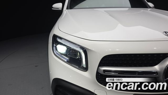 Mercedes-Benz GLB-Class 2020 — photo 8