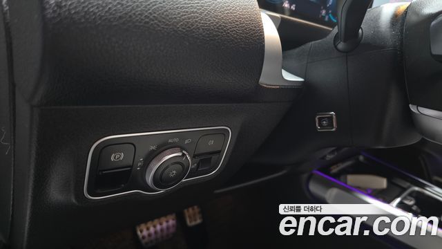 Mercedes-Benz GLB-Class 2020 — photo 27