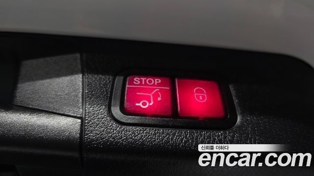 Mercedes-Benz GLB-Class 2020 — photo 30