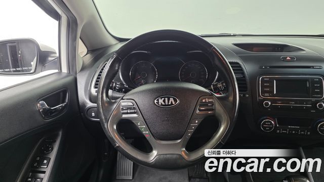Kia K3 2015 — photo 13