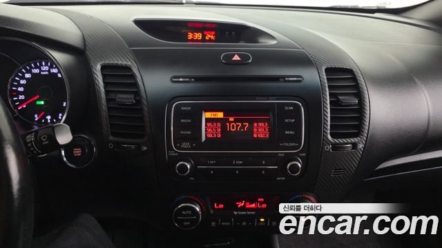 Kia K3 2015 — photo 14