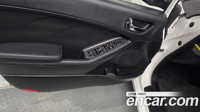 Kia K3 2015 — photo 18