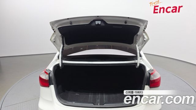 Kia K3 2015 — photo 20