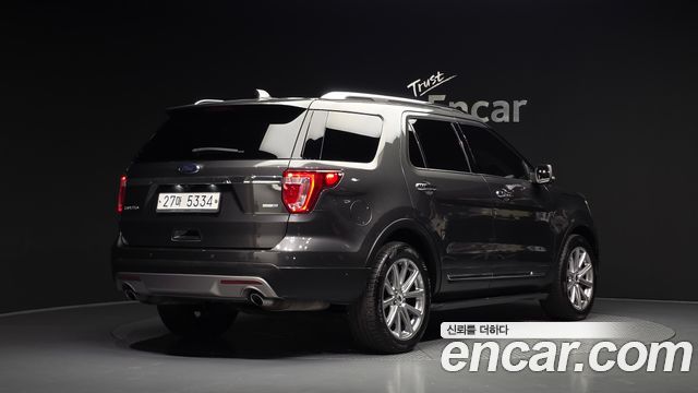 Ford Explorer 2017 — photo 2