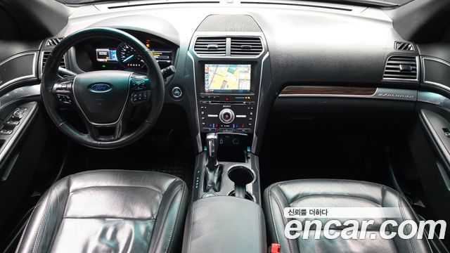 Ford Explorer 2017 — photo 10