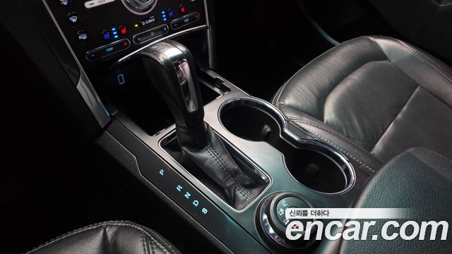 Ford Explorer 2017 — photo 12