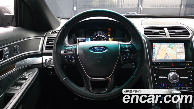 Ford Explorer 2017 — photo 19