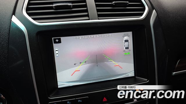 Ford Explorer 2017 — photo 21