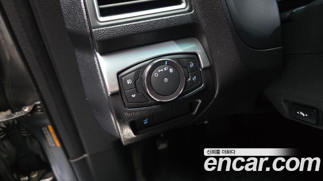 Ford Explorer 2017 — photo 25
