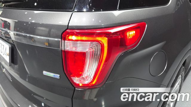 Ford Explorer 2017 — photo 9