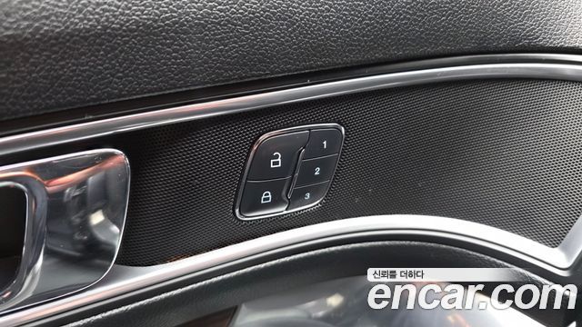 Ford Explorer 2017 — photo 28