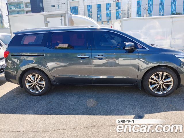 Kia Canival 2016 — photo 6