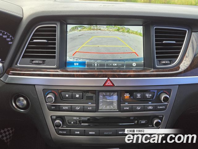 Hyundai Genesis 2016 — photo 13