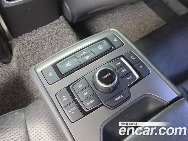 Hyundai Genesis 2016 — photo 19
