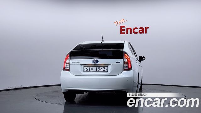 Toyota Prius 2014 — photo 4