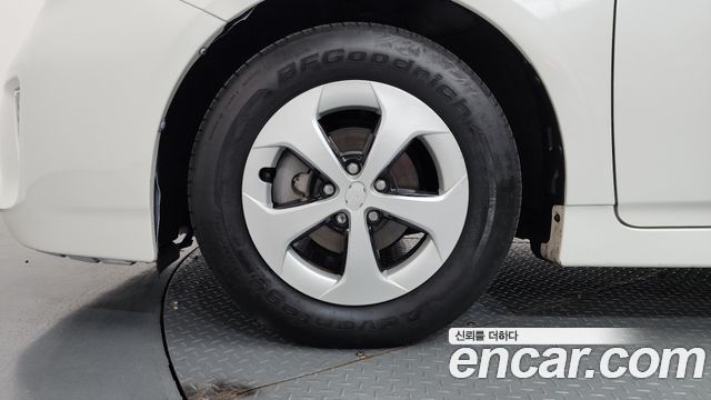 Toyota Prius 2014 — photo 5