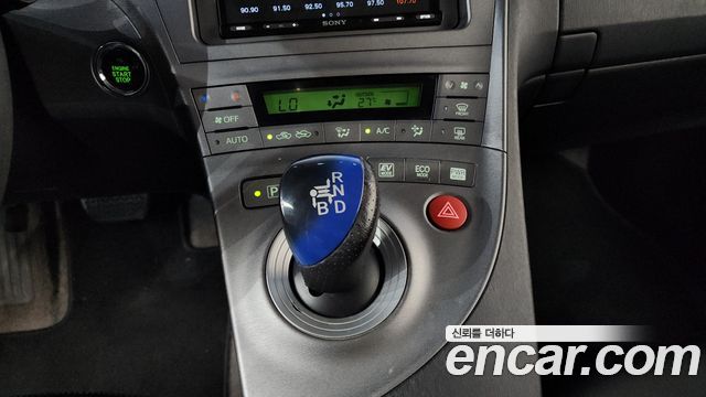 Toyota Prius 2014 — photo 9