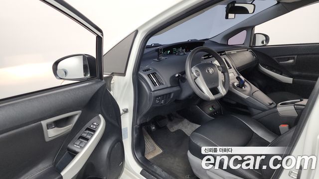 Toyota Prius 2014 — photo 10