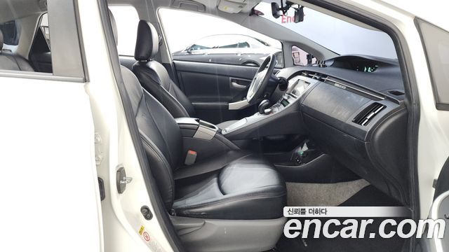 Toyota Prius 2014 — photo 11