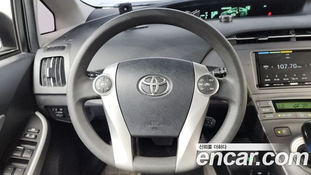 Toyota Prius 2014 — photo 15
