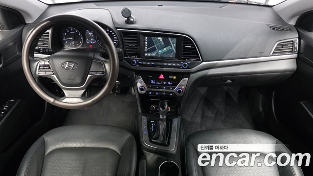 Hyundai AVANTE 2017 — photo 7