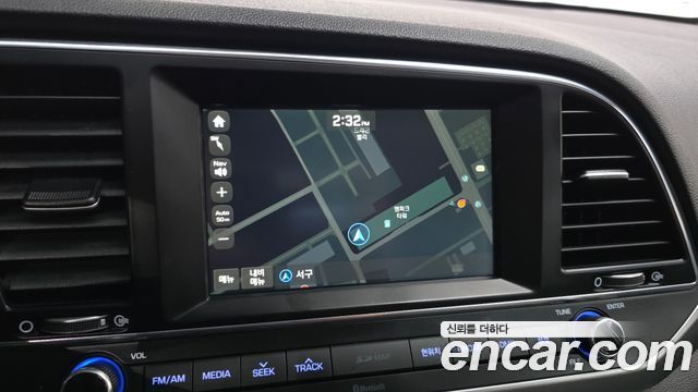 Hyundai AVANTE 2017 — photo 14