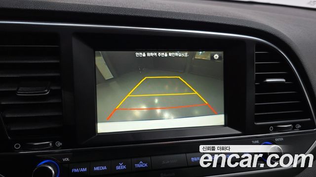 Hyundai AVANTE 2017 — photo 15