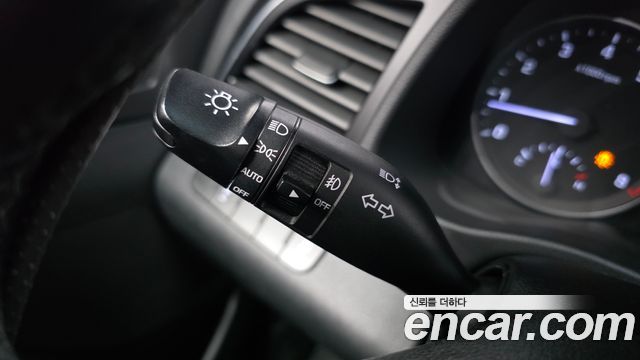 Hyundai AVANTE 2017 — photo 19