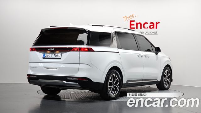 Kia Canival 2022 — photo 2