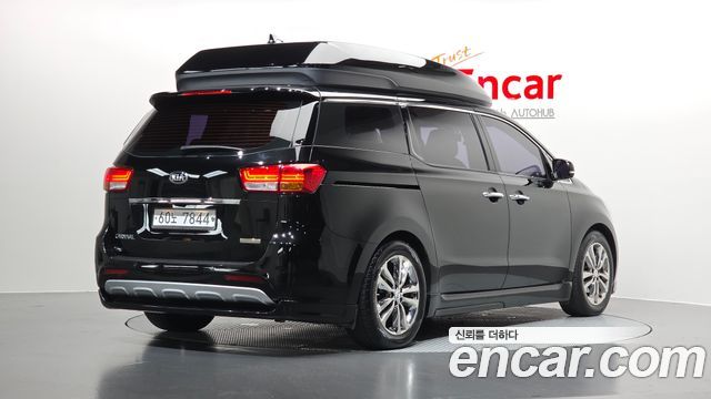 Kia Canival 2016 — photo 2
