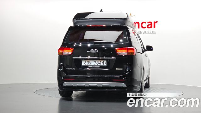 Kia Canival 2016 — photo 4