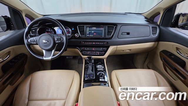 Kia Canival 2016 — photo 10