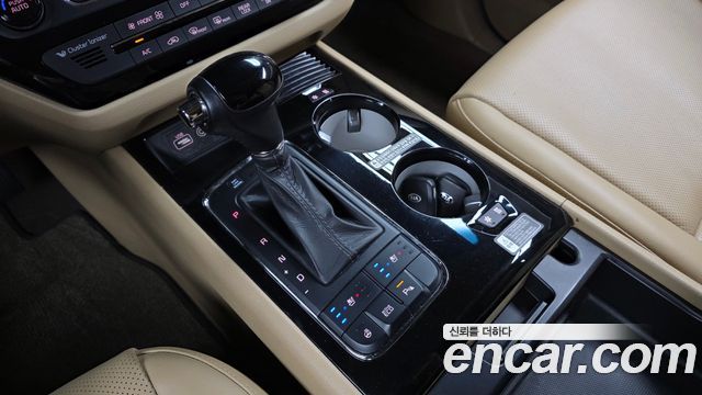 Kia Canival 2016 — photo 12