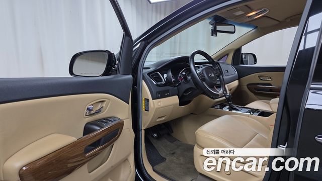 Kia Canival 2016 — photo 13