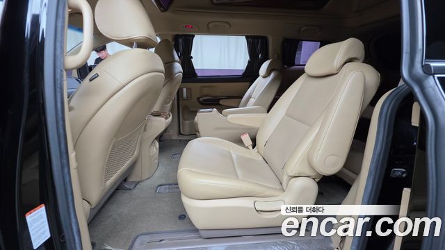 Kia Canival 2016 — photo 18