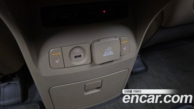 Kia Canival 2016 — photo 19