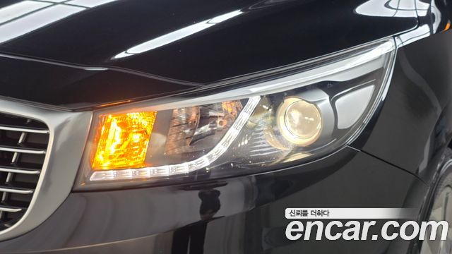 Kia Canival 2016 — photo 8