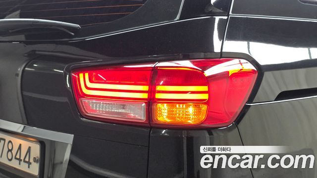 Kia Canival 2016 — photo 9