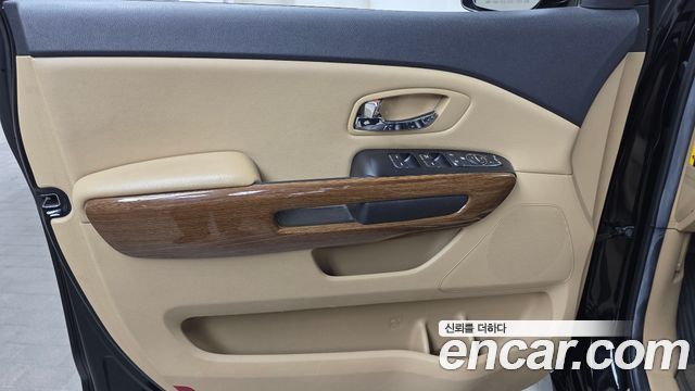 Kia Canival 2016 — photo 14