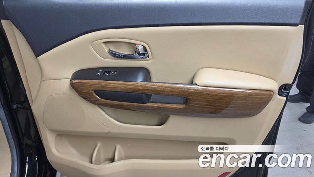 Kia Canival 2016 — photo 15