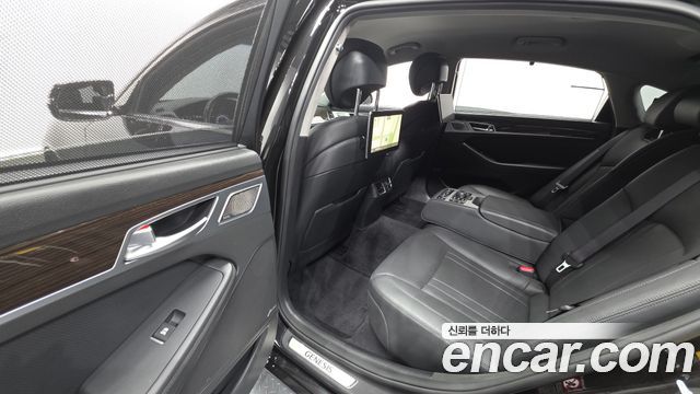 Genesis G80 2019 — photo 18