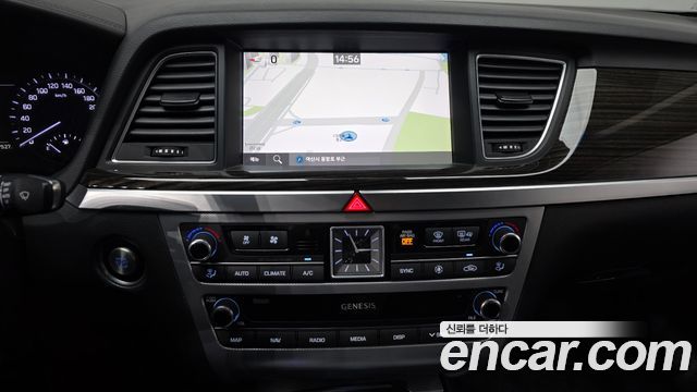 Genesis G80 2019 — photo 21