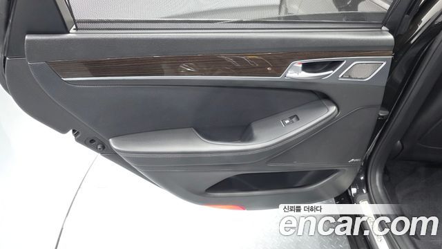 Genesis G80 2019 — photo 15