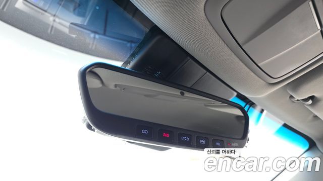 Genesis G80 2019 — photo 28