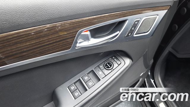 Genesis G80 2019 — photo 35