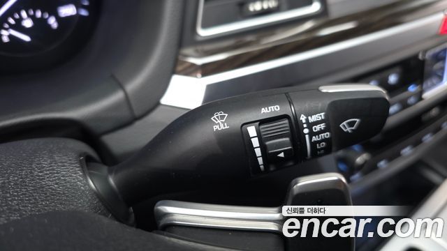 Genesis G80 2019 — photo 36